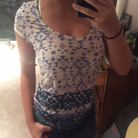 American Eagle Aztec Print Shit