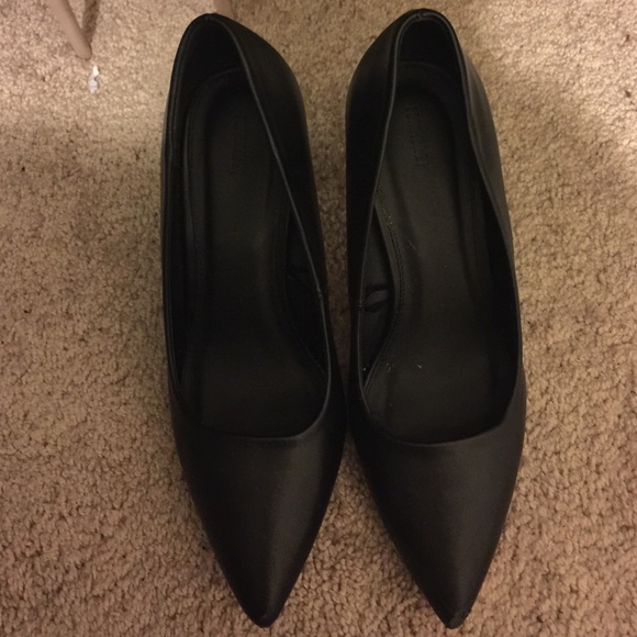 Matte black forever 21 heels