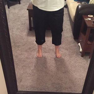 NEW black capris