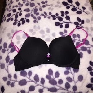 Black push-up bra