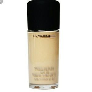 Mac Studio fix fluid foundation