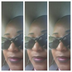 Meet your Posher, Sharon