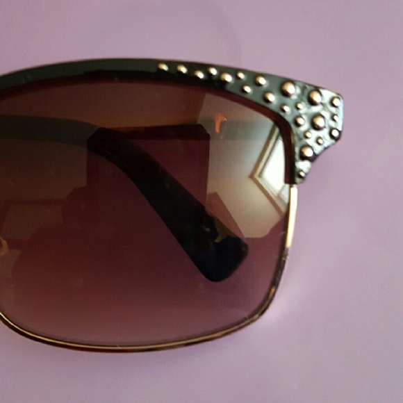 Sam Edelman Circus Sunglasses - Picture 2 of 4