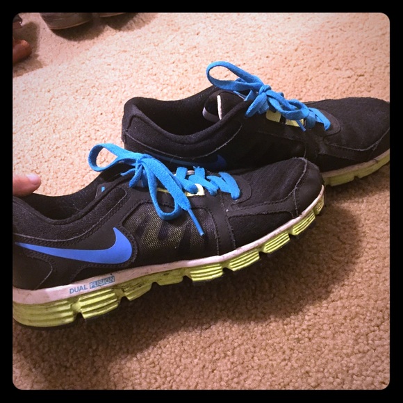 NIKE Dual Fusion Tennis Shoes