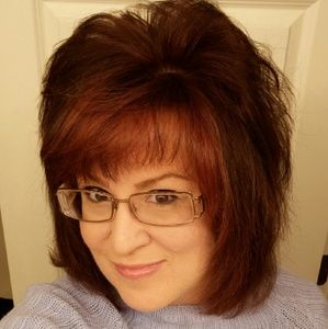 Meet your Posher, Cynthia