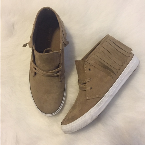 Old navy sneakers with fringe