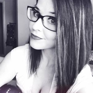 Meet your Posher, Olivia a.