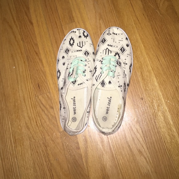 Patterned Sneakers - Picture 3 of 4