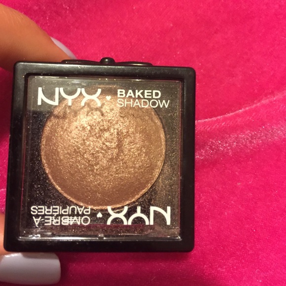 Nyx baked eyeshadow shira
