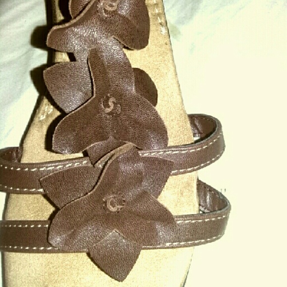 Sandals - Picture 3 of 4