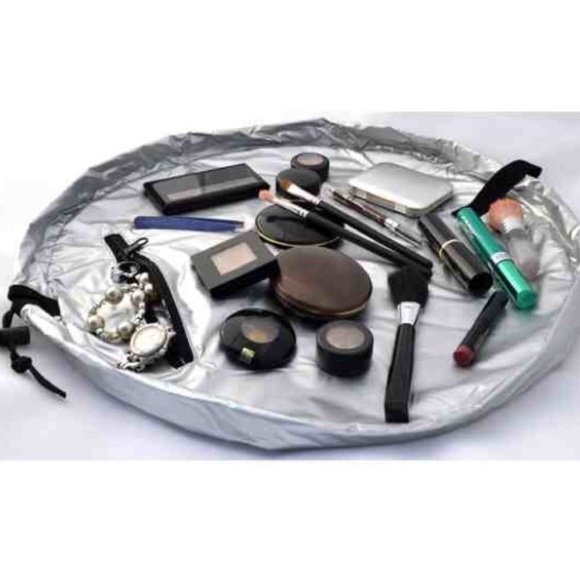 Lay N Go Cosmetic Bag