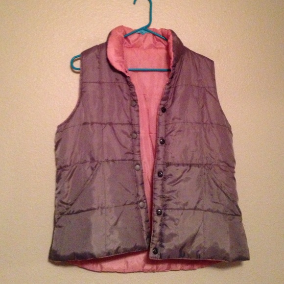 Soft polyester down reversible vest