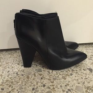 Zara black ankle boots!!