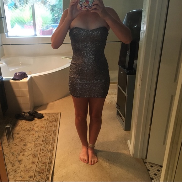 Sequins cocktail dress - Picture 3 of 4