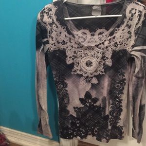 Buckle gray/black long sleeve shirt