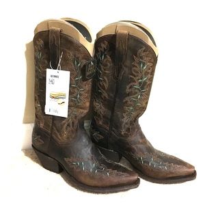 Super cute cowboy boots