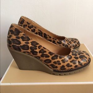 Black and brown leather leopard print shoes