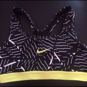 Nike Pro Women's Dri-Fit Sports Bra
