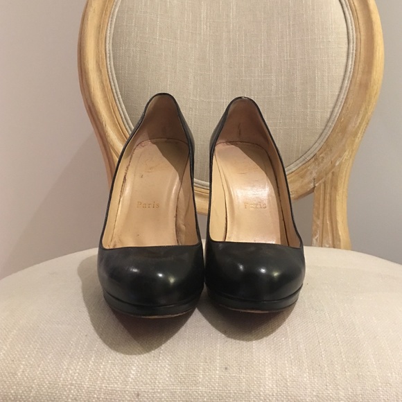 Christian Louboutin Black Leather Simple Pump - Picture 3 of 4
