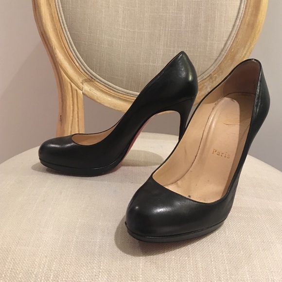 Christian Louboutin Black Leather Simple Pump - Picture 4 of 4
