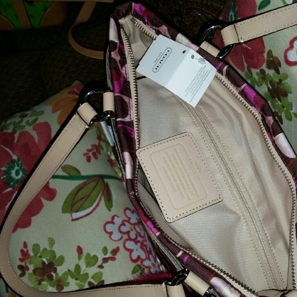 Coach Handbag - Picture 4 of 4