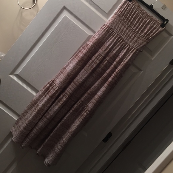 New York&Company patterned maxi dress. Size Medium