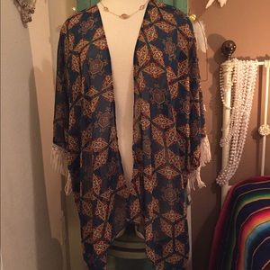 PLUS SIZE Navy w/Geometric Design Kimono