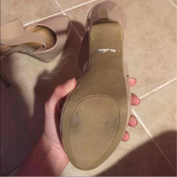 Heels - Picture 3 of 3