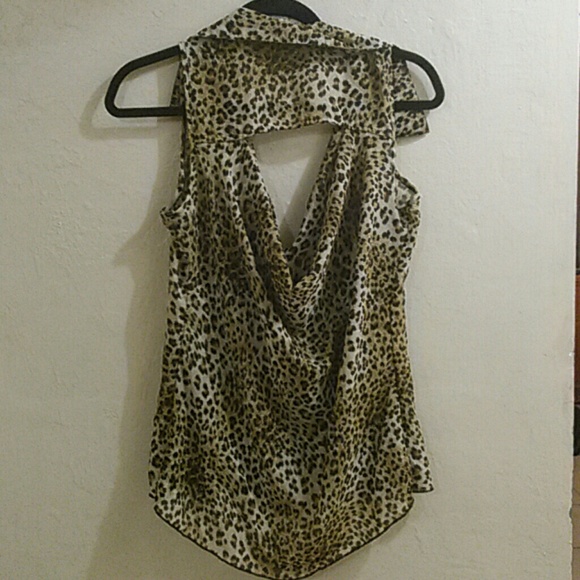 Beautiful leopard print blouse backless medium