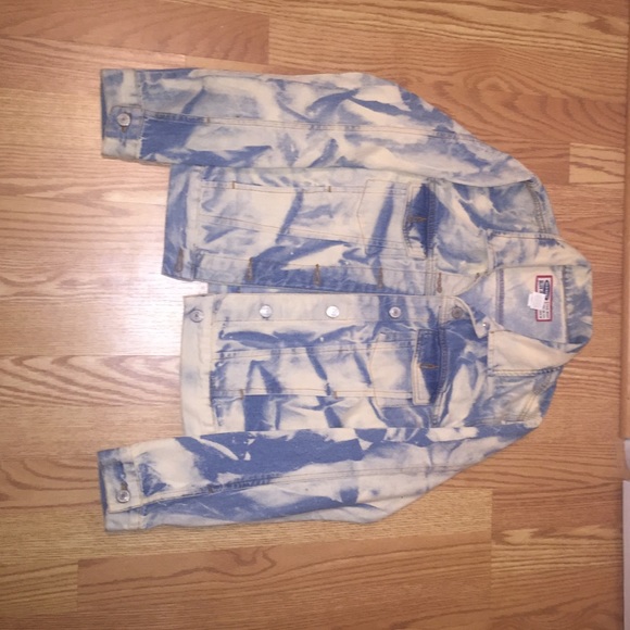 Jean jacket - Picture 1 of 2