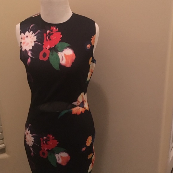 💎MAKE AN OFFER💎Floral Print Midi Dress - Picture 4 of 4