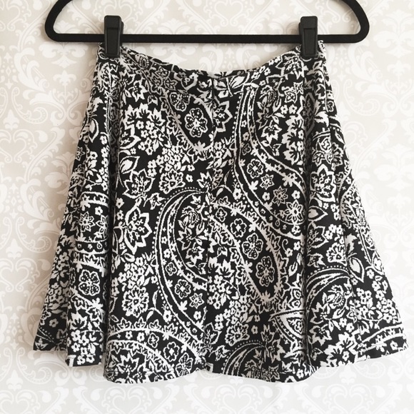 High Waisted Skater Skirt - Picture 4 of 4