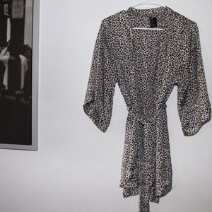 H&M Leopard Robe XS