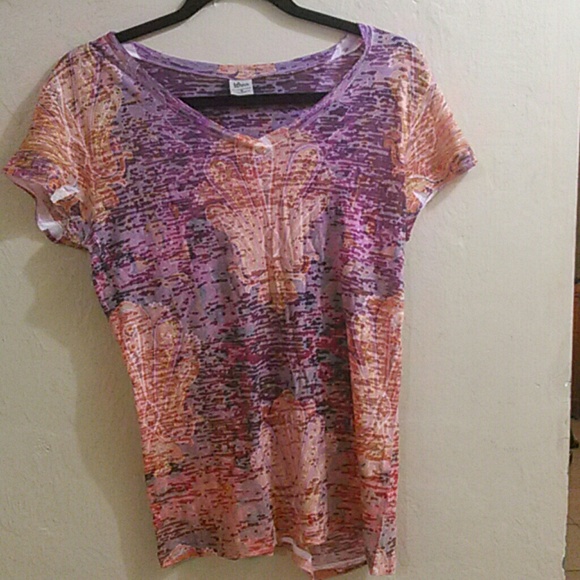 Beautiful summery t shirt medium