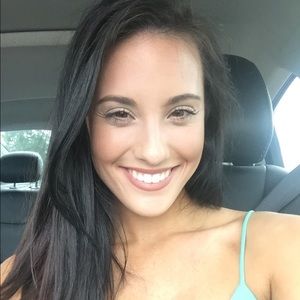 Meet your Posher, Abbigail