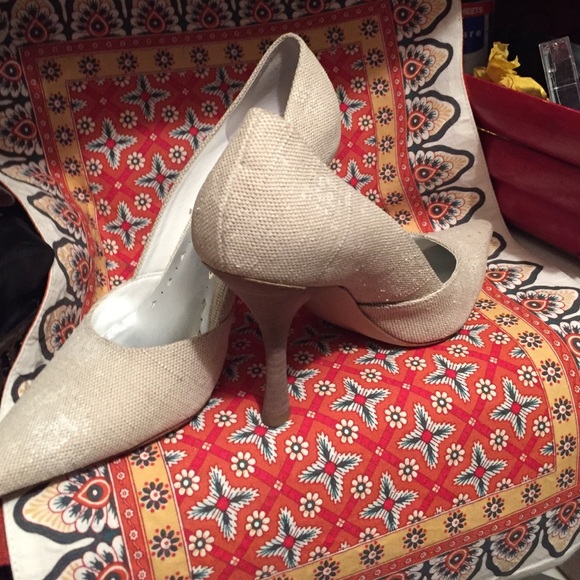 BCBG Girls Linen heels - Picture 2 of 4