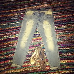 •Flying Monkey 🐵 Platinum Distressed Blue Jeans•