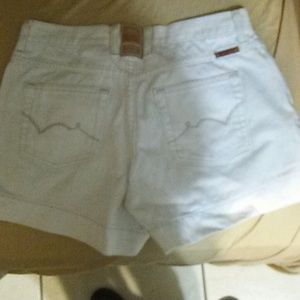 Bongo white shorts 7