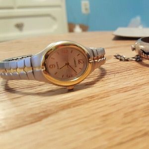 Carriage Quartz women's watch