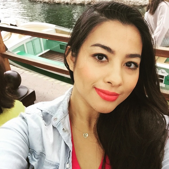 Meet your Posher, Chloe - Picture 2 of 4