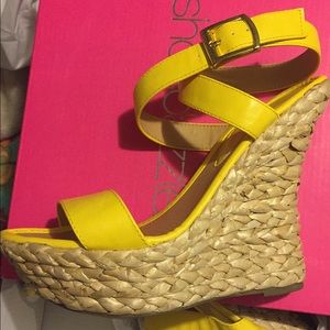 NEED GONE Shoe Dazzle wedges in the style Zola.