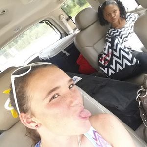 Meet your Posher, Desiree