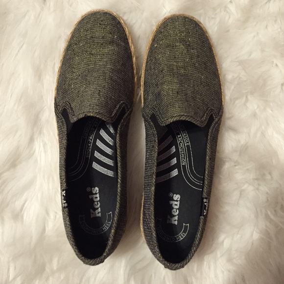 Casual slip on shoes