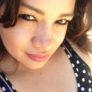 Meet your Posher, Esmeralda