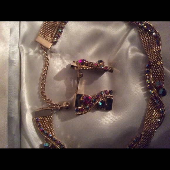 Classic Vintage Parure Choker-Earrings set in box. - Picture 2 of 4