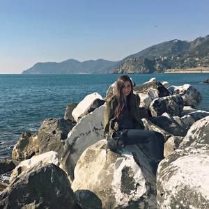 Meet your Posher, Denna