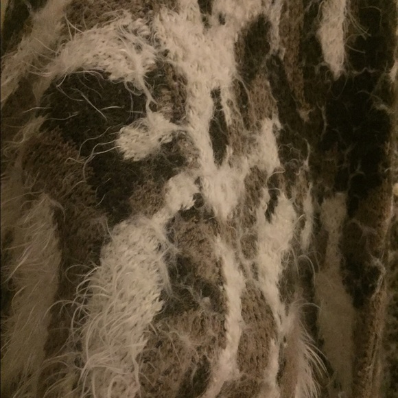 Furry Pattern Cardigan - Picture 3 of 3