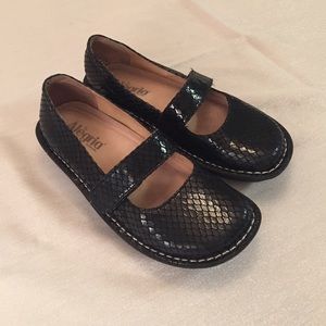 Algeria Women's Mary Janes in Black Sz 36 (US 6)