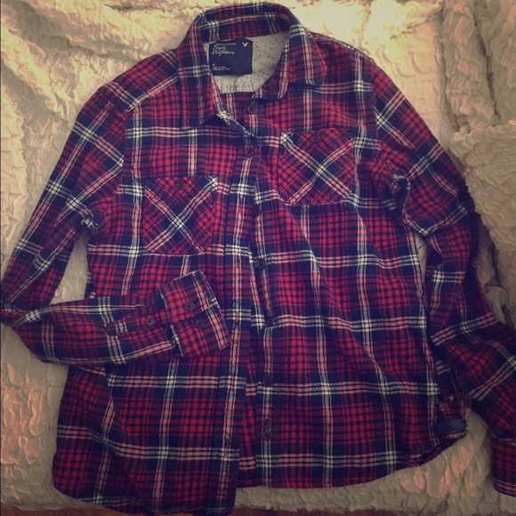 Plaid flannel shirt! 👚