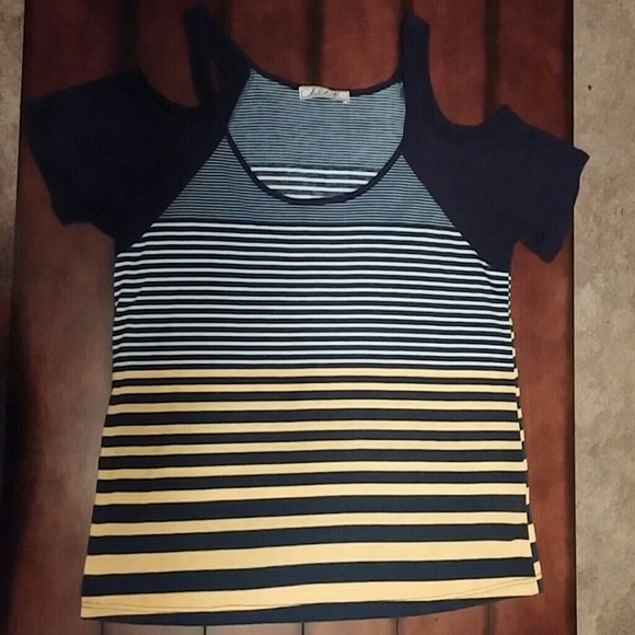 Cut out shoulder t shirt